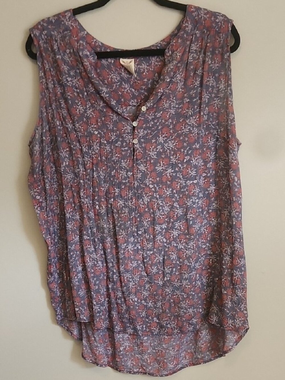 Tank in Mauve and White